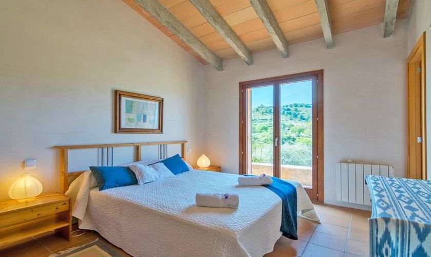 Schlafzimmer mit Doppelbett Finca bei Arta PM 565 Mallorca