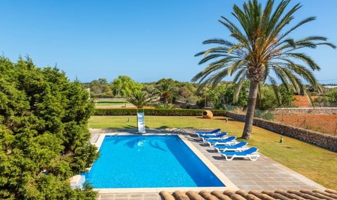 Blick af den Pool von oben mit Palme Finca Mallorca PM 6071
