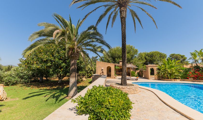 Garten Pool und Palmen Finca 8 Personen Pool Mallorca PM 6091