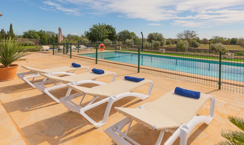 Liegestühle Finca mit Pool Mallorca Calonge 10 Personen
