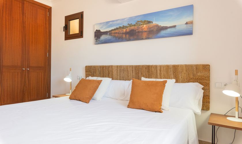 Schlafzimmer  für 2 Gäste Finca mit Pool Calonge Mallorca 