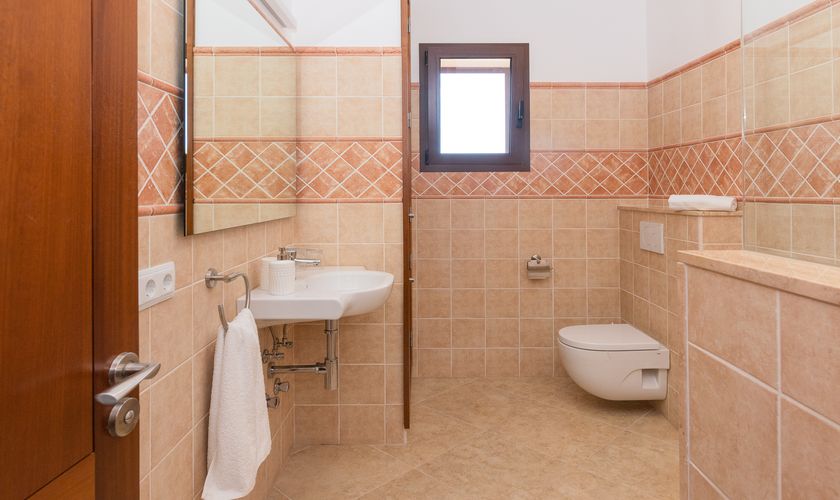 großes Bad mit Dusche Finca für 10 Personen Mallorca PM 6561