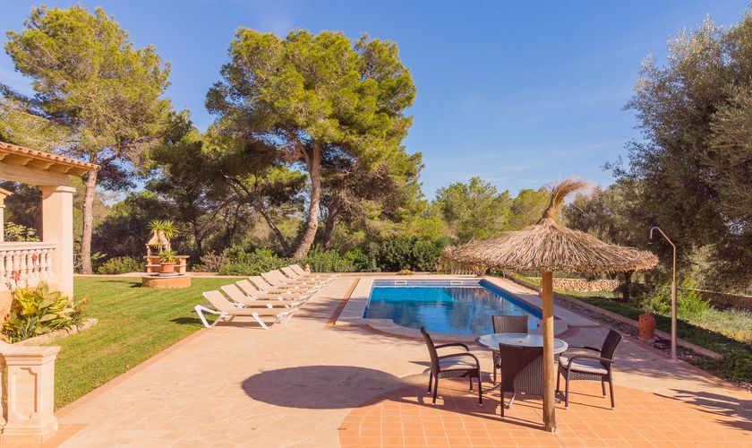Terrasse und Gartenansicht Finca Mallorca mit Pool PM 6564