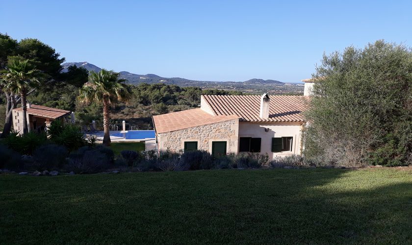 Blick über den Garten Finca mit Pool Mallorca PM 6574