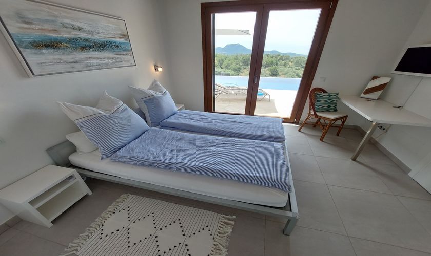 Schlafzimmer auf der Finca für 8 Personen Son Prohens Mallorca PM 6574