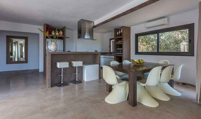Esstisch und Küche Ferienhaus Ibiza IBZ 16