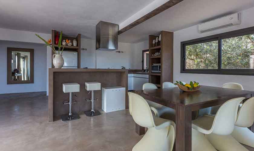 Esstisch und Küche Ferienhaus Ibiza IBZ 16