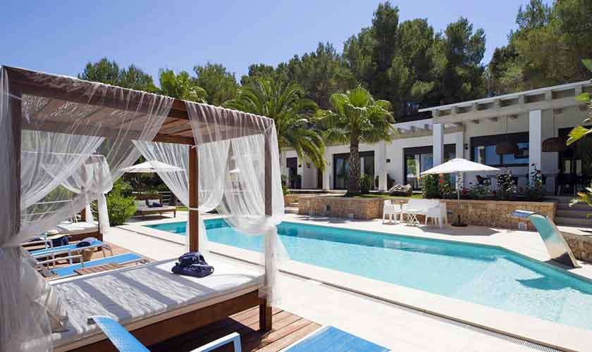 Pool und Ferienvilla Ibiza IBZ 33