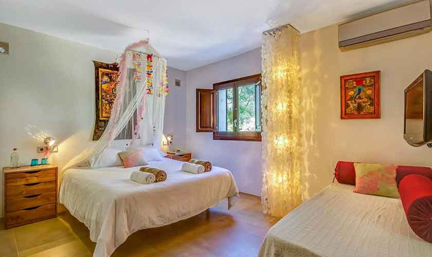 Schlafzimmer Ferienhaus Ibiza IBZ 45