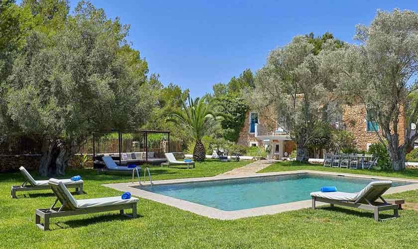 Pool und Garten Ferienvilla Ibiza IBZ 86