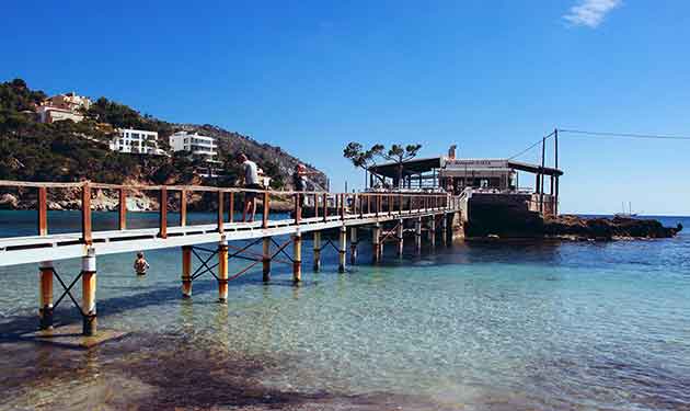Mallorca Camp de Mar Restaurant im Wasser