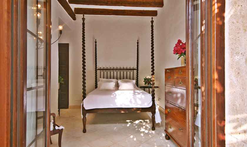 Schlafzimmer Luxusvilla Mallorca PM 250