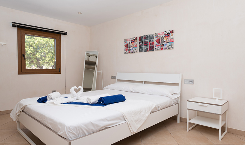 Schlafzimmer Finca Mallorca für 6 Personen PM 3015