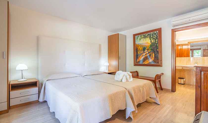 Schlafzimmer Finca Mallorca PM 3332