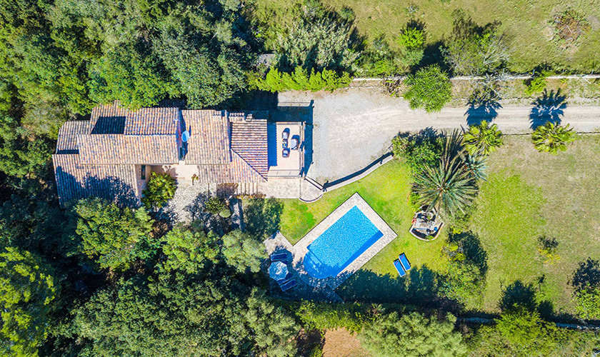 Ferienhaus und Pool Luftbild Finca Mallorca PM 3426