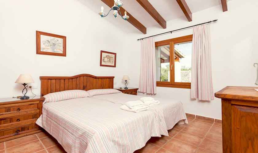 Schlafzimmer Finca Mallorca Norden PM 3528