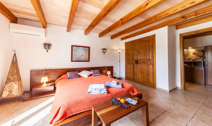 Schlafzimmer Finca Mallorca für 8 Personen PM 3534
