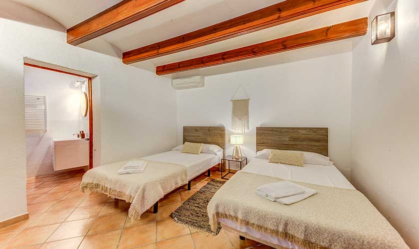 Schlafzimmer Finca Mallorca PM 3535