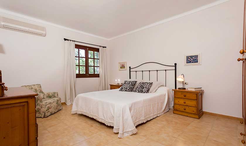 Schlafzimmer Finca Mallorca bei Pollensa PM 3537