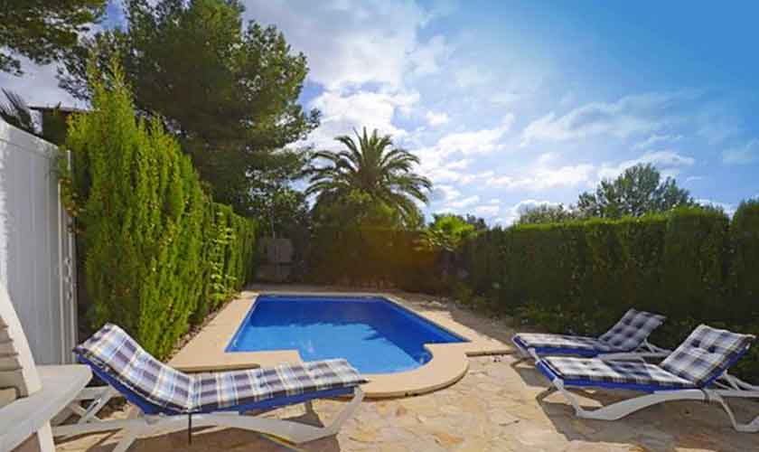 Pool und Terrasse Ferienhaus Mallorca Alcudia PM 3654