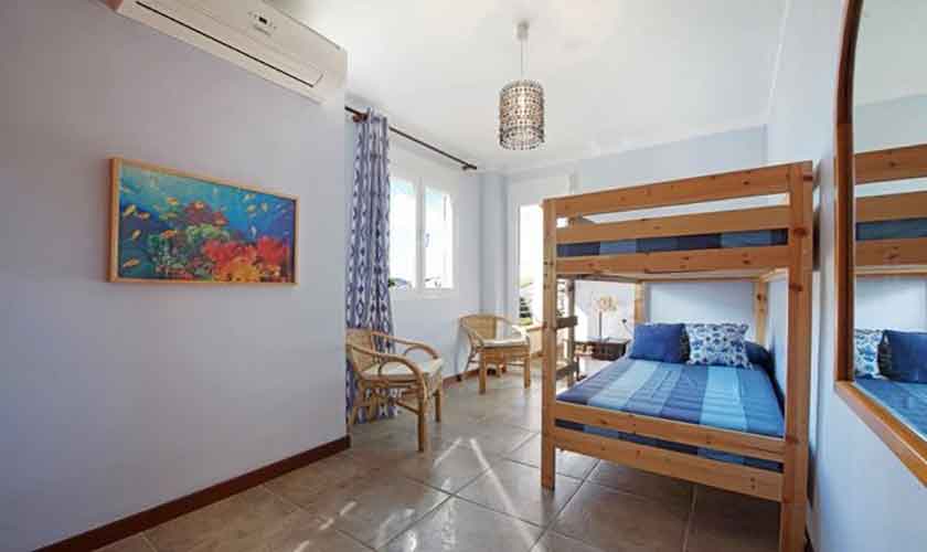 Schlafzimmer  Etagenbett Ferienhaus Mallorca Alcudia PM 3654