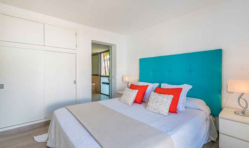 Schlafzimmer Ferienvilla Mallorca PM 3802