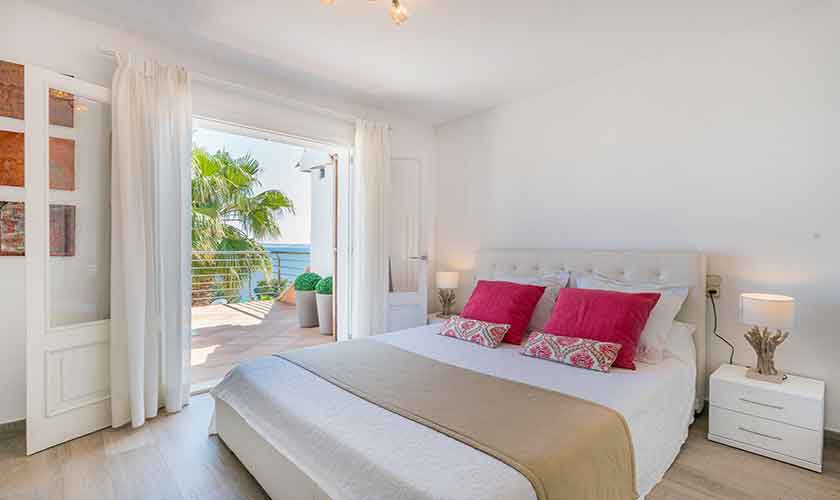 Schlafzimmer Ferienvilla Mallorca PM 3802