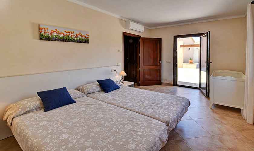 Schlafzimmer Finca Mallorca 10 Personen PM 6076