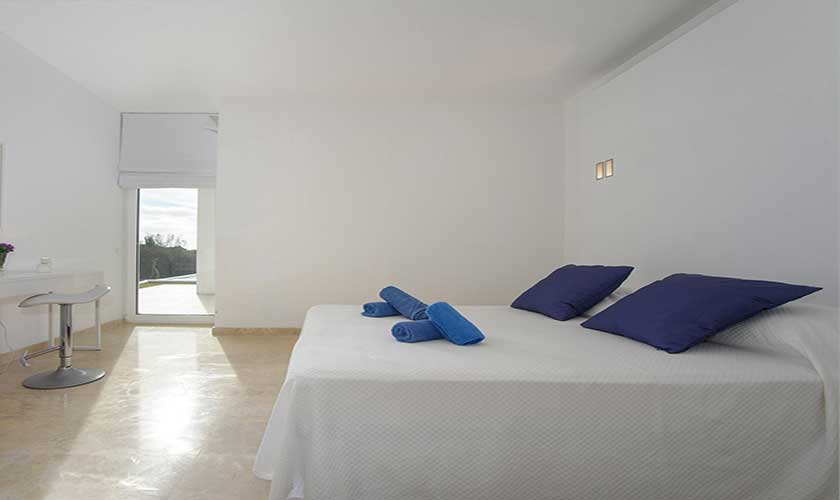 Schlafzimmer Ferienvilla Mallorca 12 Personen PM 6088
