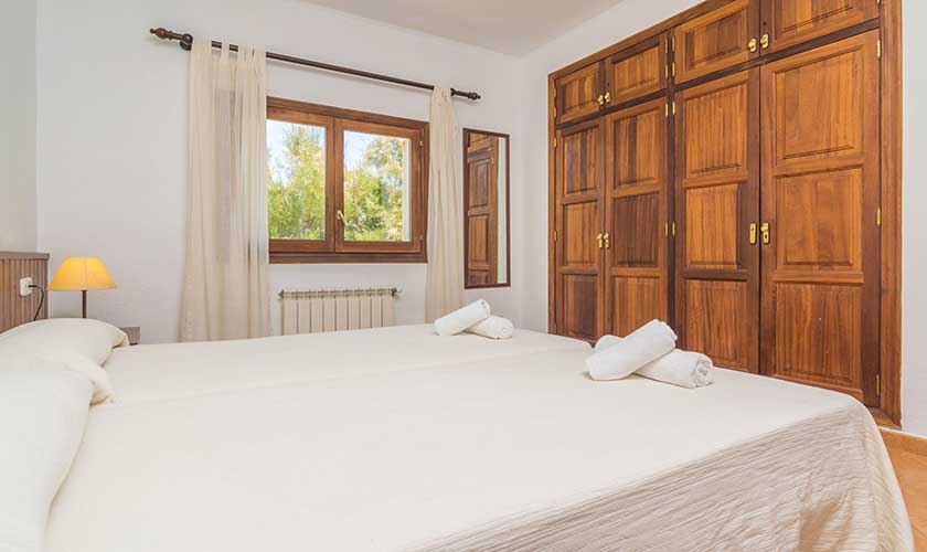 Schlafzimmer Ferienvilla Mallorca PM 6310