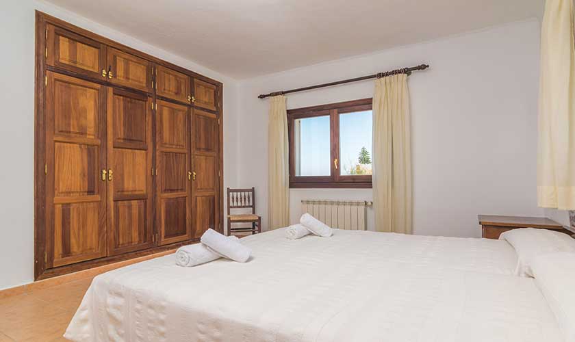 Schlafzimmer Ferienvilla Mallorca PM 6310