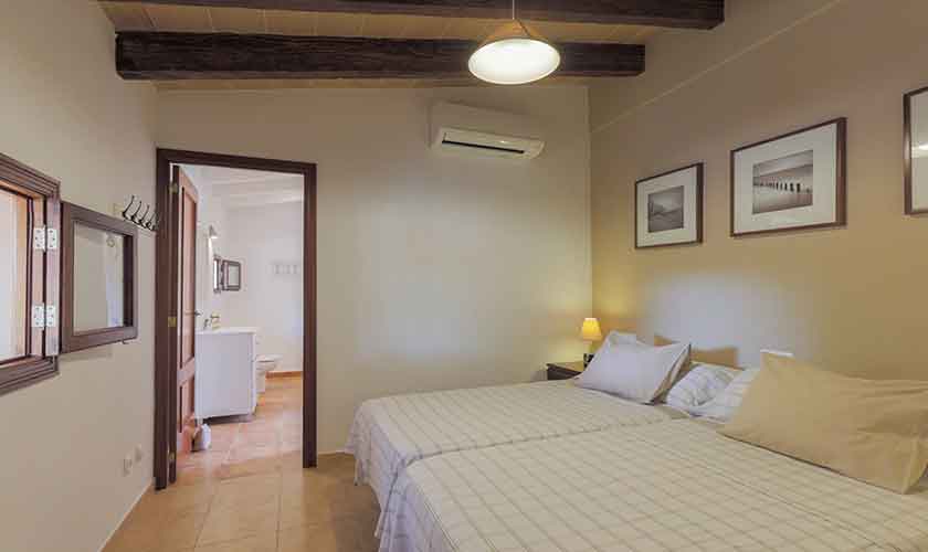 Schlafzimmer Finca Mallorca PM 6540