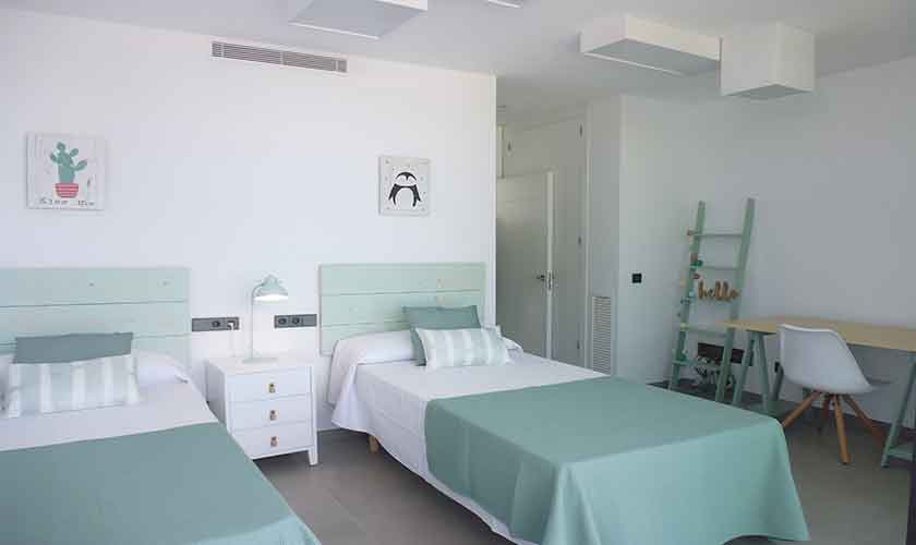 Schlafzimmer Ferienhaus Mallorca mit Pool PM 6615