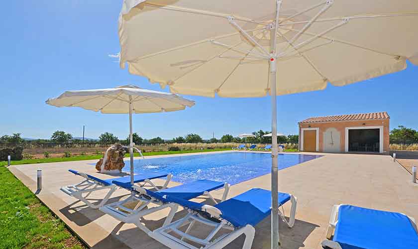 Liegen und Pool Finca Mallorca Campos PM 6920