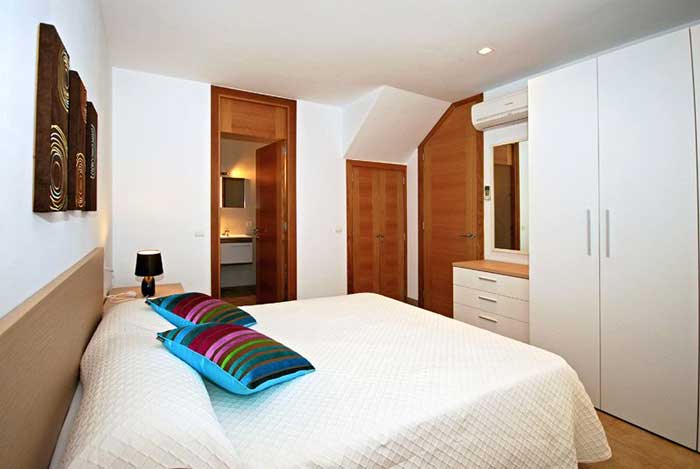 Doppelschlafzimmer Ferienhaus Mallorca mit Pool Strandnah 6 Personen PM 3497