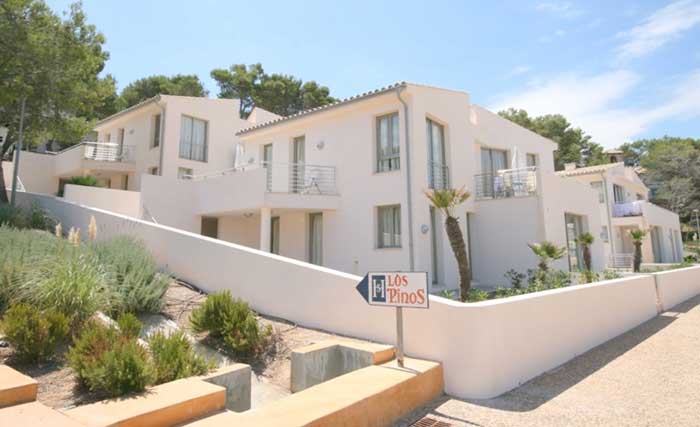 Blick auf Wohnanlage Ferienhaus Mallorca Pool 6 Personen 50 m zum Strand PM 3497
