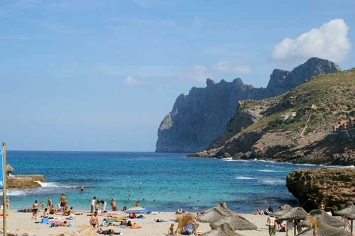 Strand Cala San Vicente Ferienhaus Mallorca Pool Strandnähe 6 Personen Internet PM 3496