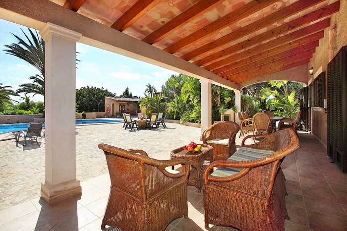 Überdachte Terrasse Ferienhaus Mallorca mit Pool für 10 Personen PM 6091