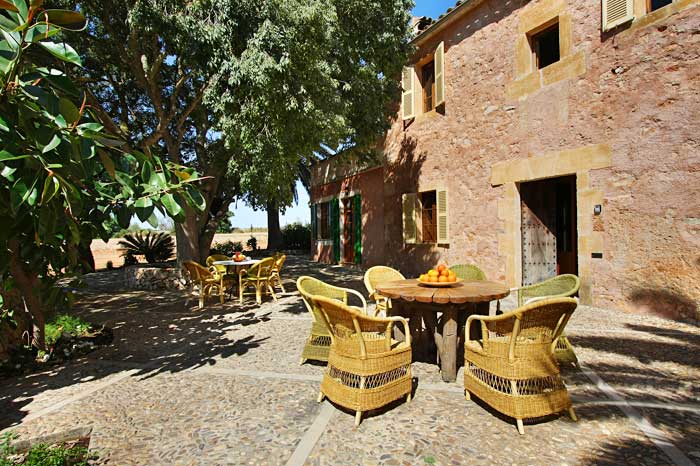 Außensitzbereich der Terrasse Exklusive Finca Mallorca mit 8 Schlafzimmern, Pool und Klimaanlage PM 6094