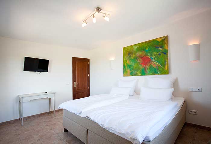 Schlafzimmer Finca Mallorca mit 2 Wohneinheiten für 8 - 14 Personen PM 626