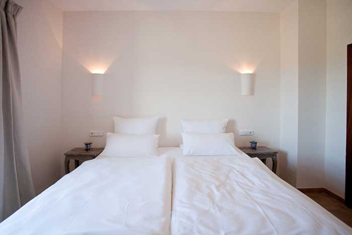 Schlafzimmer 2 Finca Mallorca mit 2 Wohneinheiten für 8 - 14 Personen PM 626