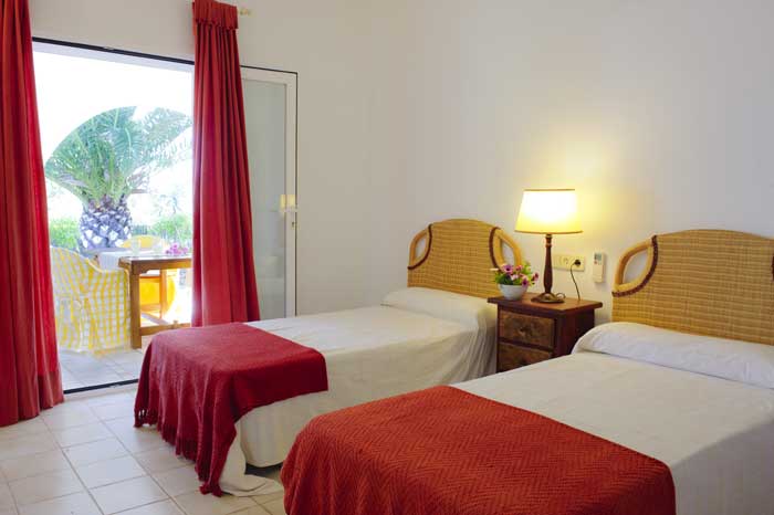 Schlafzimmer 5 Ferienhaus Mallorca mit Pool für 10 Personen PM 6570