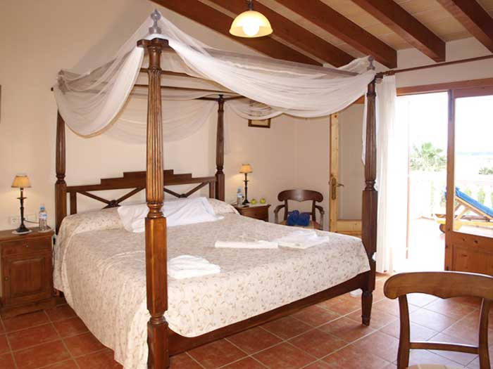 Schlafzimmer 5 Finca Mallorca mit Pool für 12 Personen PM 658