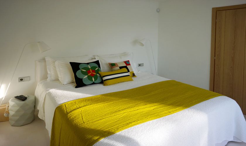 Schlafzimmer Ferienvilla Ibiza Meerblick IBZ 20