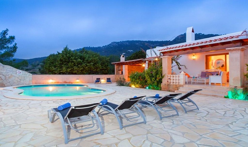 Pool und Liegen Ferienhaus Ibiza IBZ 27
