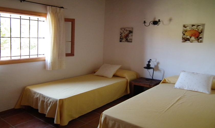 Schlafzimmer Ferienfinca Ibiza IBZ 67