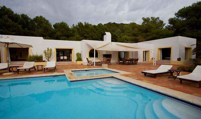 Pool und Ferienvilla Ibiza IBZ 28