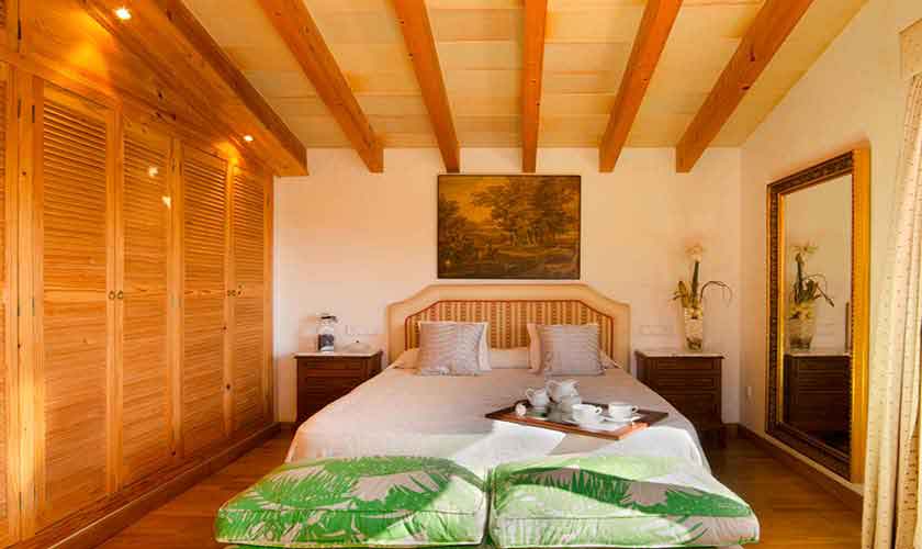 Schlafzimmer Finca Mallorca für 6 Personen PM 301