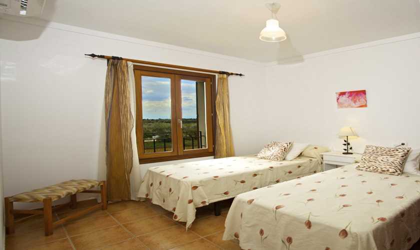 Schlafzimmer Ferienhaus Mallorca 8 Personen PM 3035