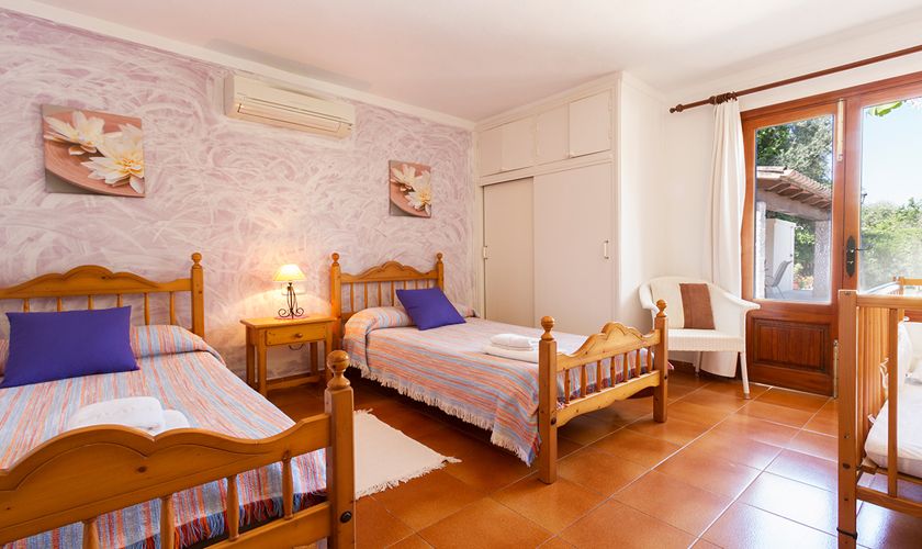 Schlafzimmer Finca Mallorca für 6 Personen PM 3325